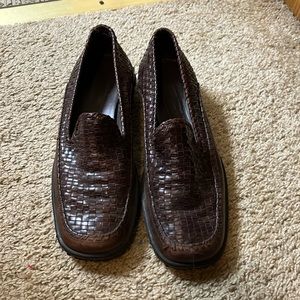 Cole Haan leather shoes. Size 8.
